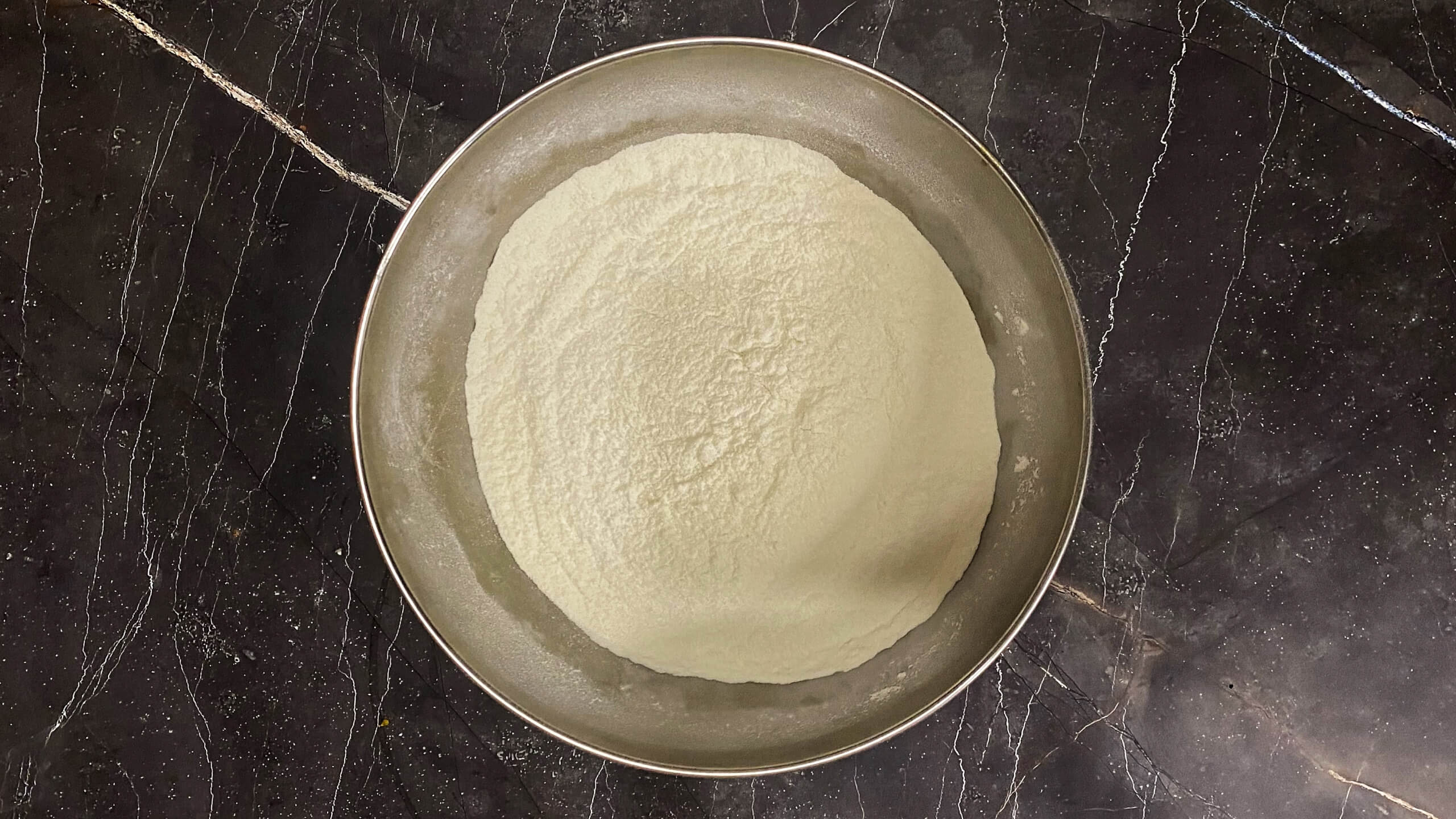 Шаг 2: Смешайте сухие ингредиенты