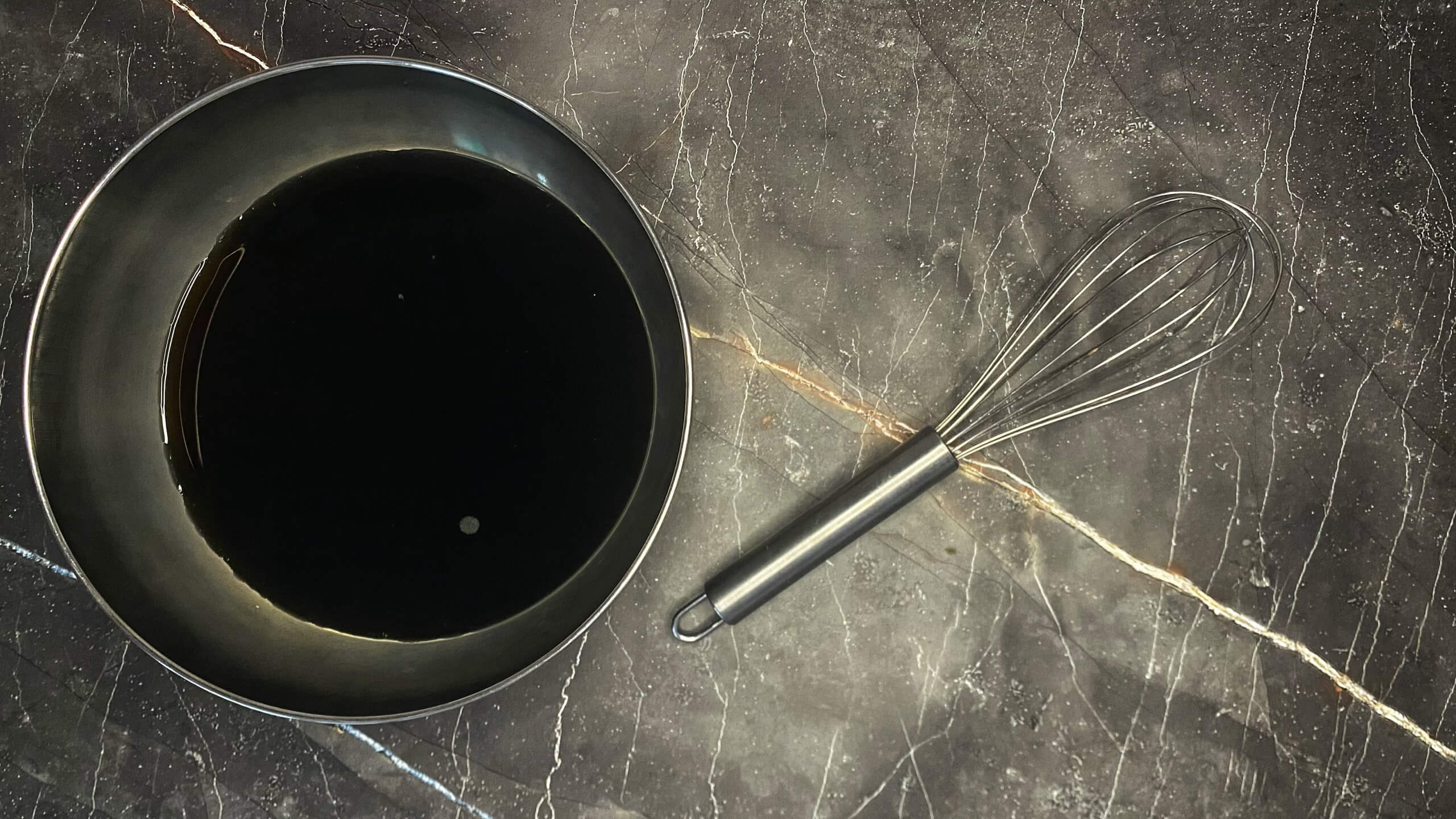 Шаг 2: Дегазируйте колу