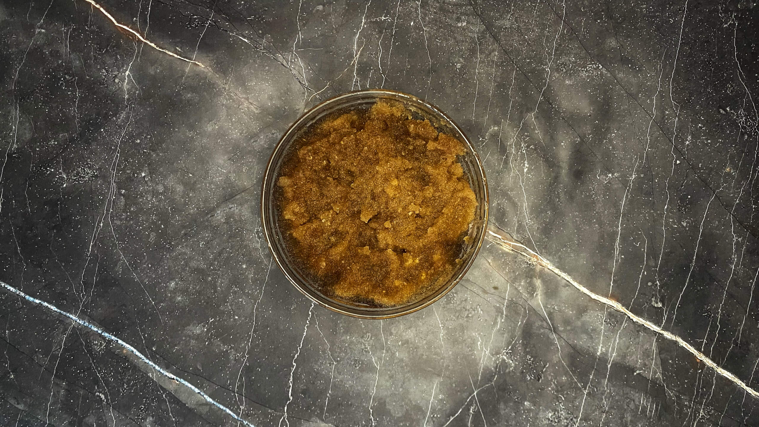 Шаг 3: Смешайте желатин и колу