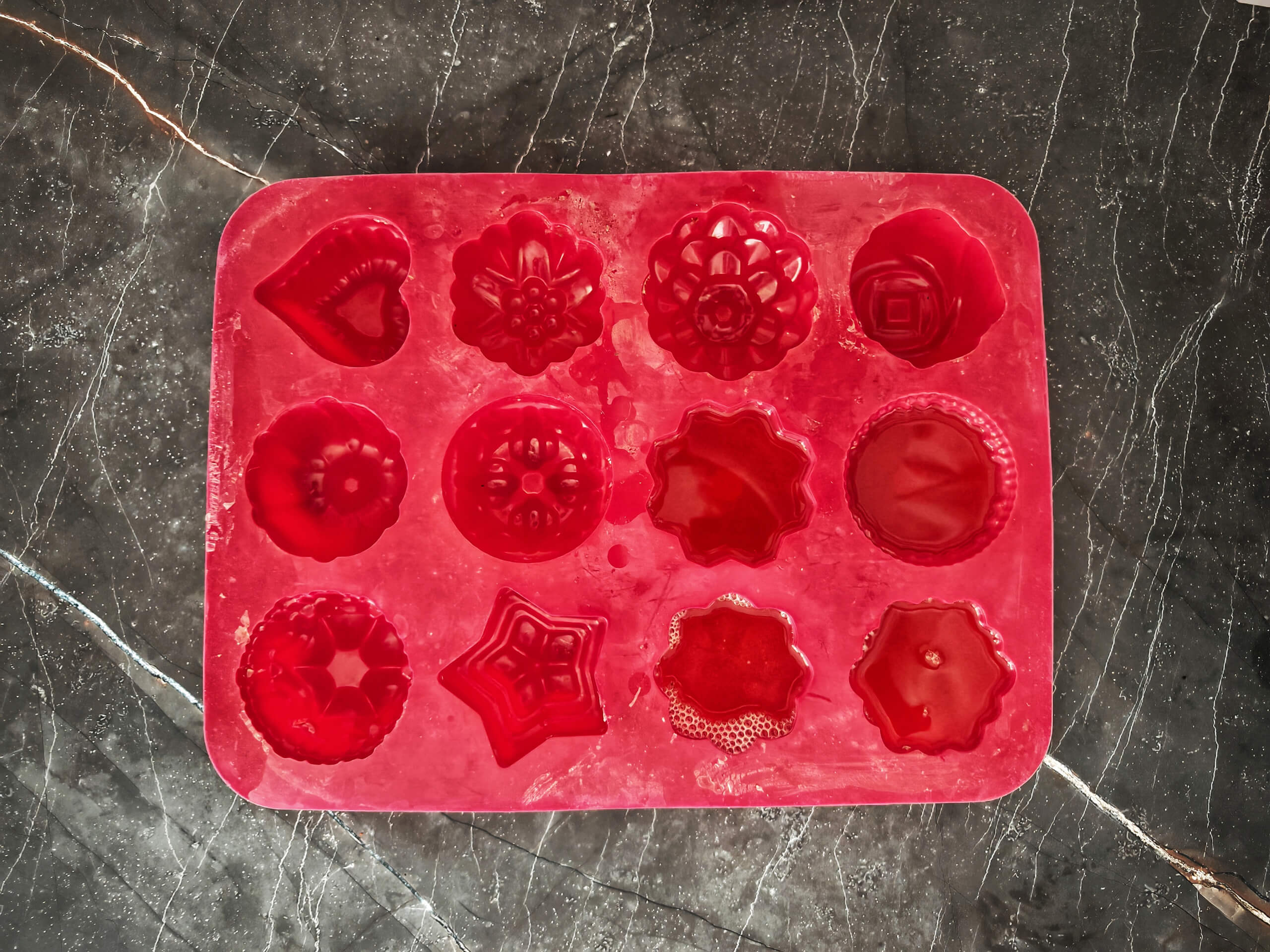 Шаг 6: Разместите желе в формы и стабилизируйте