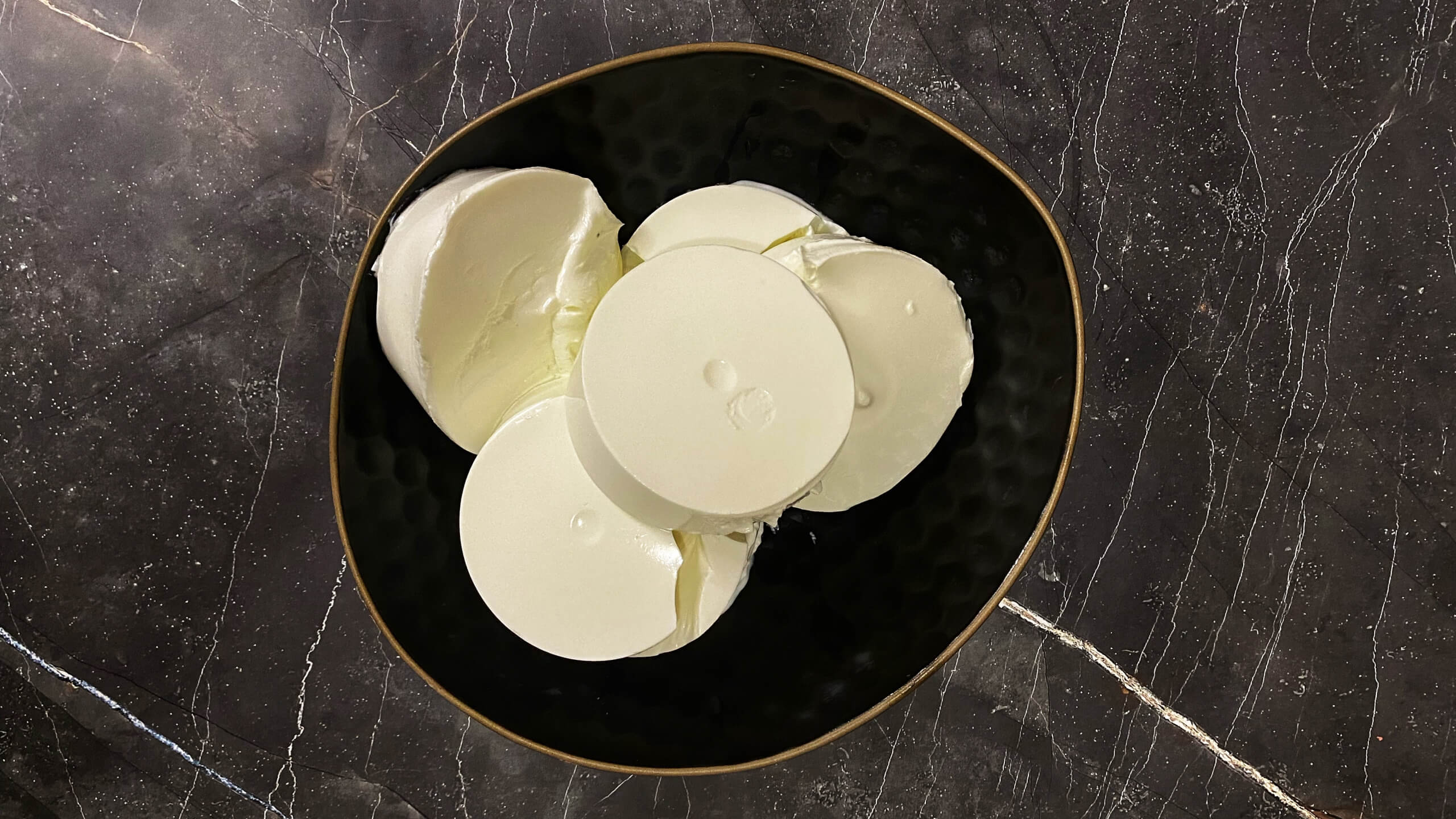 Шаг 2: Переложите скир в емкость для размешивания